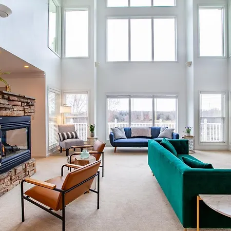 Sunny Ridge - Hot Tub, Gym, Jacuzzi Tub, Game Room